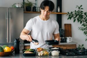 筋トレ中の外食で高タンパクなメニューの選び方は？